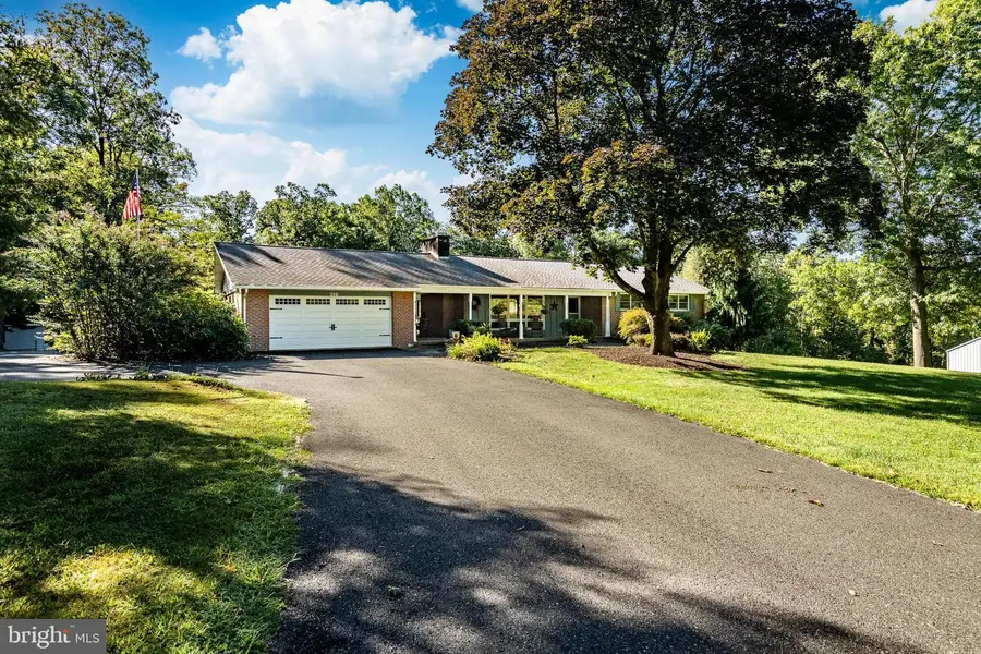4331 E Campbell Rd, Pennsburg, PA 18073 - #2