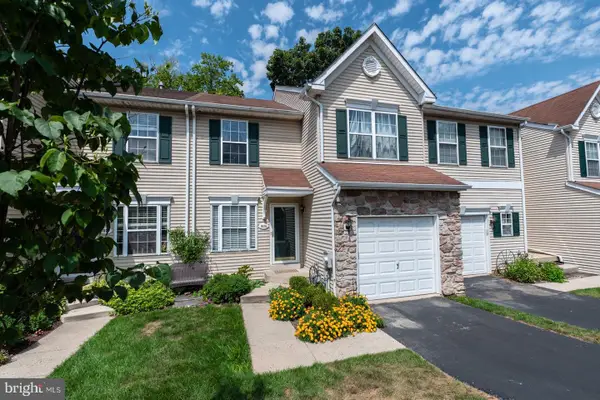 1028 Colin Dr, ROYERSFORD, PA 19468