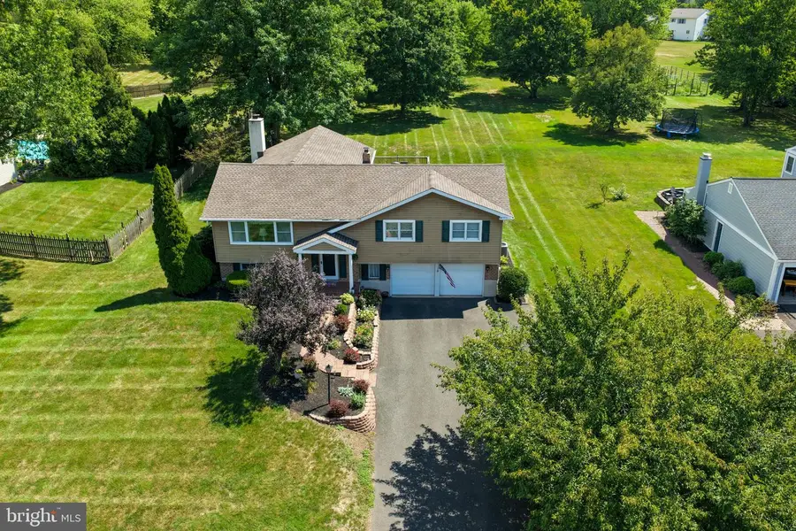 126 Surrey Ln, Harleysville, PA 19438 - #2