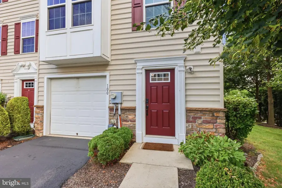 100 Susan Cir, North Wales, PA 19454 - #3