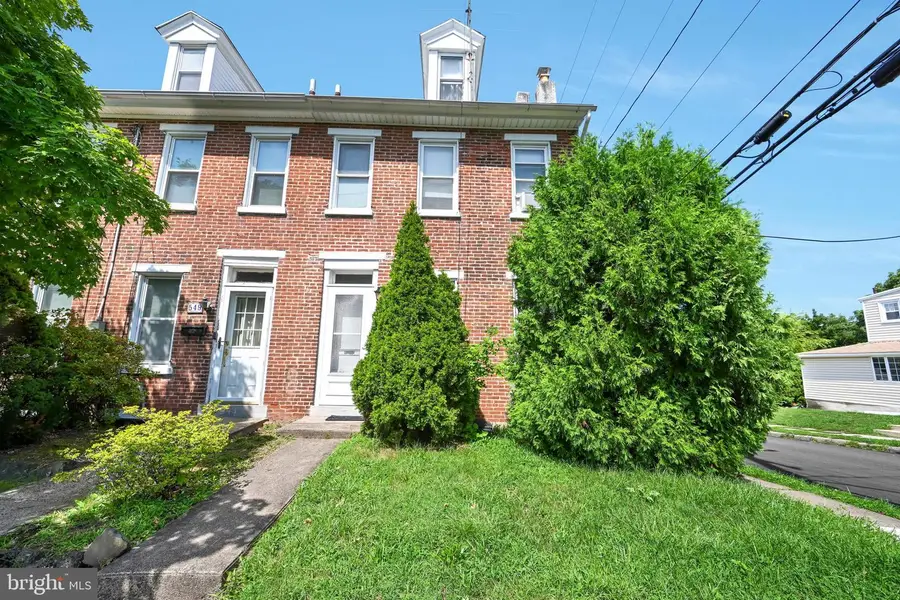 551 Spruce St, Pottstown, PA 19464 - #2