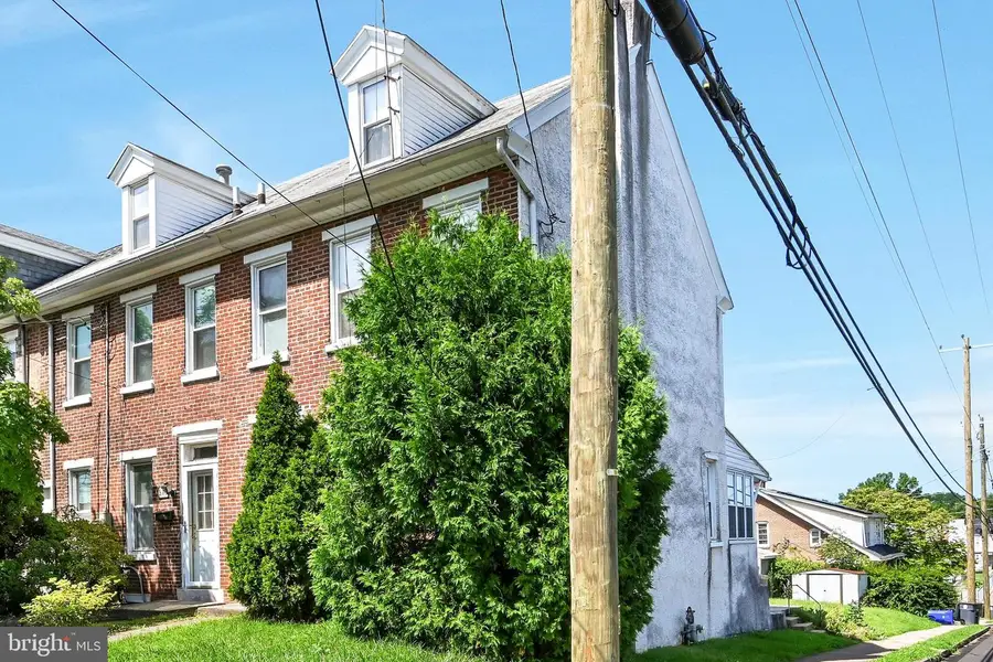 551 Spruce St, Pottstown, PA 19464 - #3