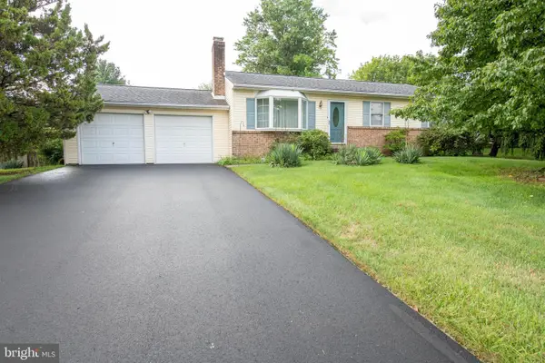 2735 Centennial Rd, HATBORO, PA 19040