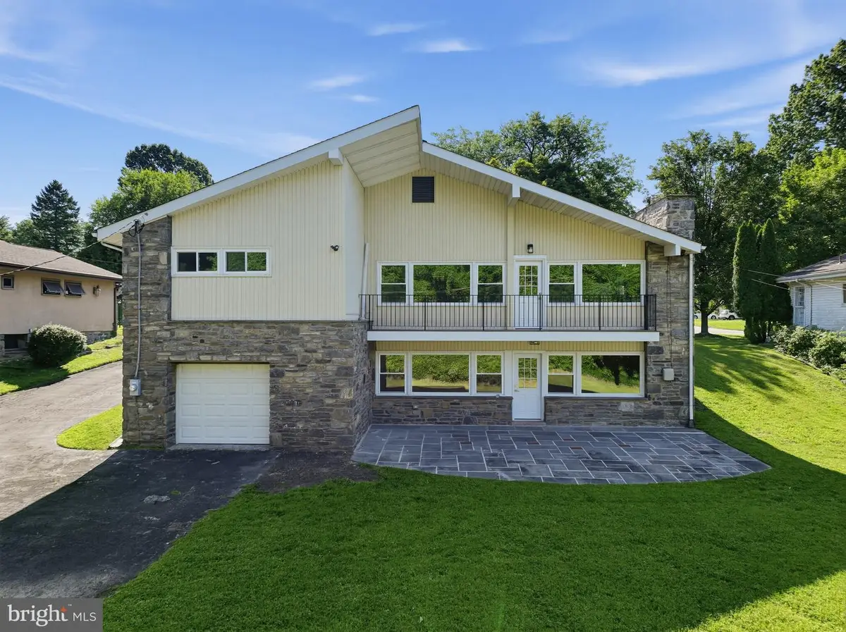 7724 Green Valley Rd, Wyncote, PA 19095 - #1