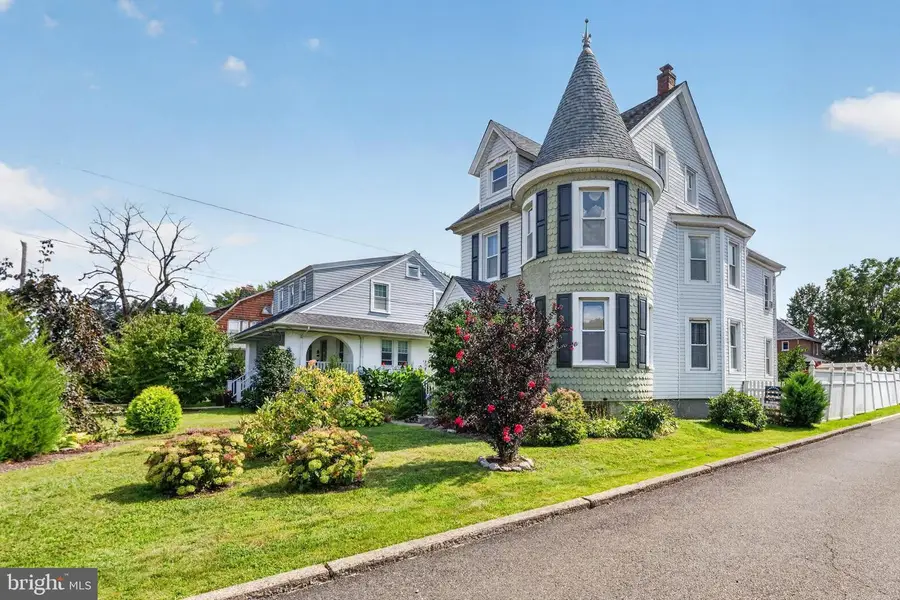 26 S Main St, Telford, PA 18969 - #2