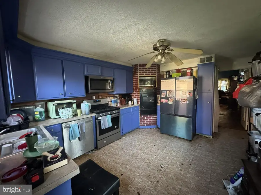 15 E 2nd St #, Pottstown, PA 19464 - #2