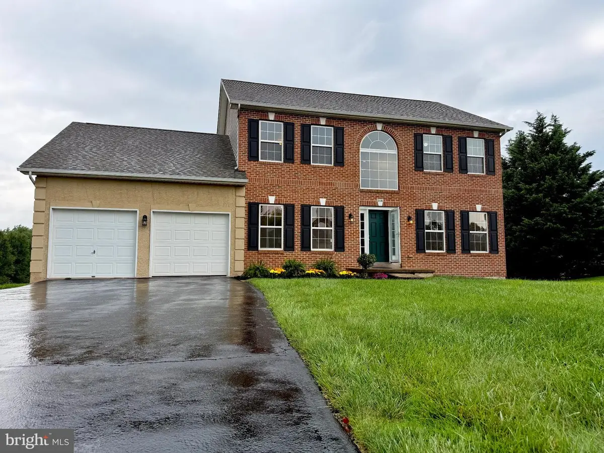318 Elmwood Ln, Telford, PA 18969 - #1
