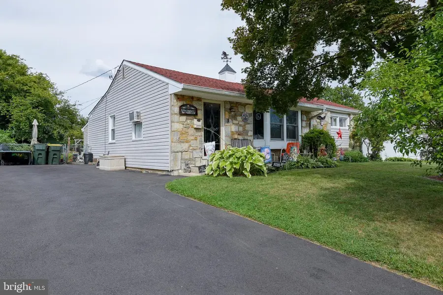 2603 Veser Ln, Willow Grove, PA 19090 - #3
