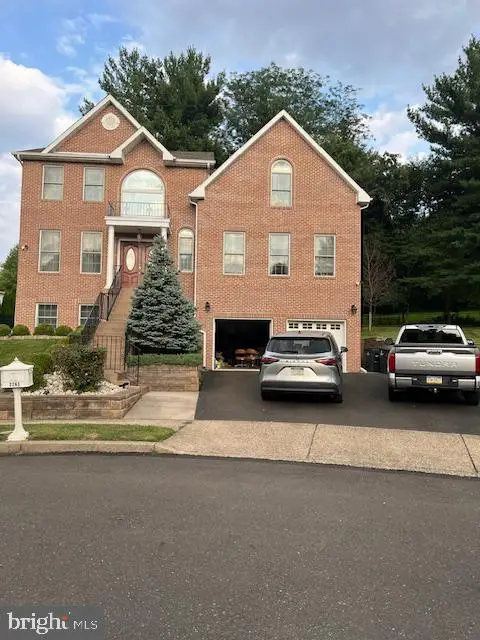 2263 Dale Rd, Huntingdon Valley, PA 19006 - #1