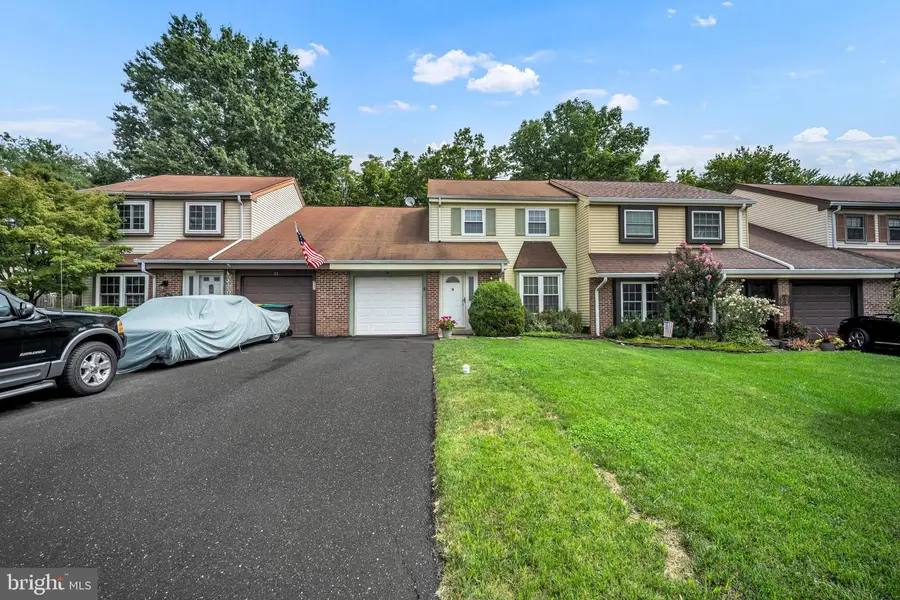 19 Green Woods Dr, Horsham, PA 19044 - #2
