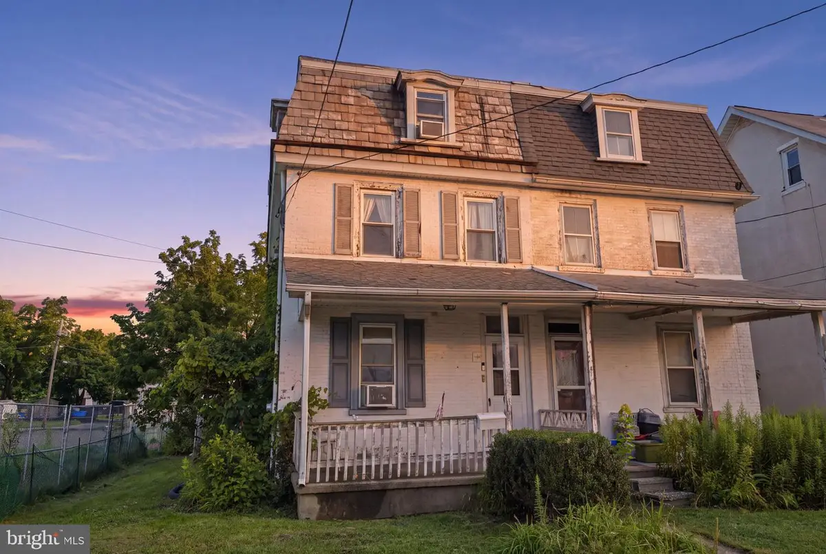 113 S 5th St, North Wales, PA 19454 - #1