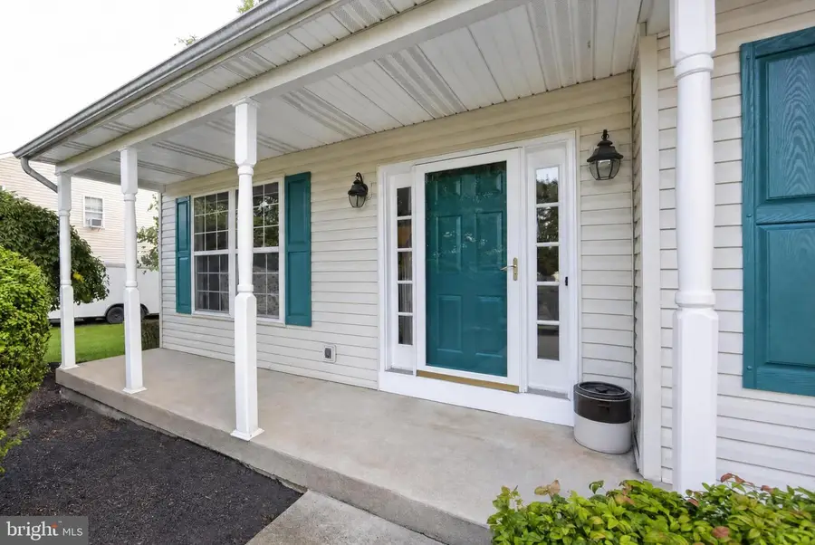 20 Ava Cir, Gilbertsville, PA 19525 - #2