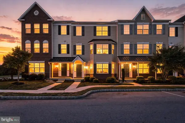 2077 Morgan Hill Dr #m31, PENNSBURG, PA 18073