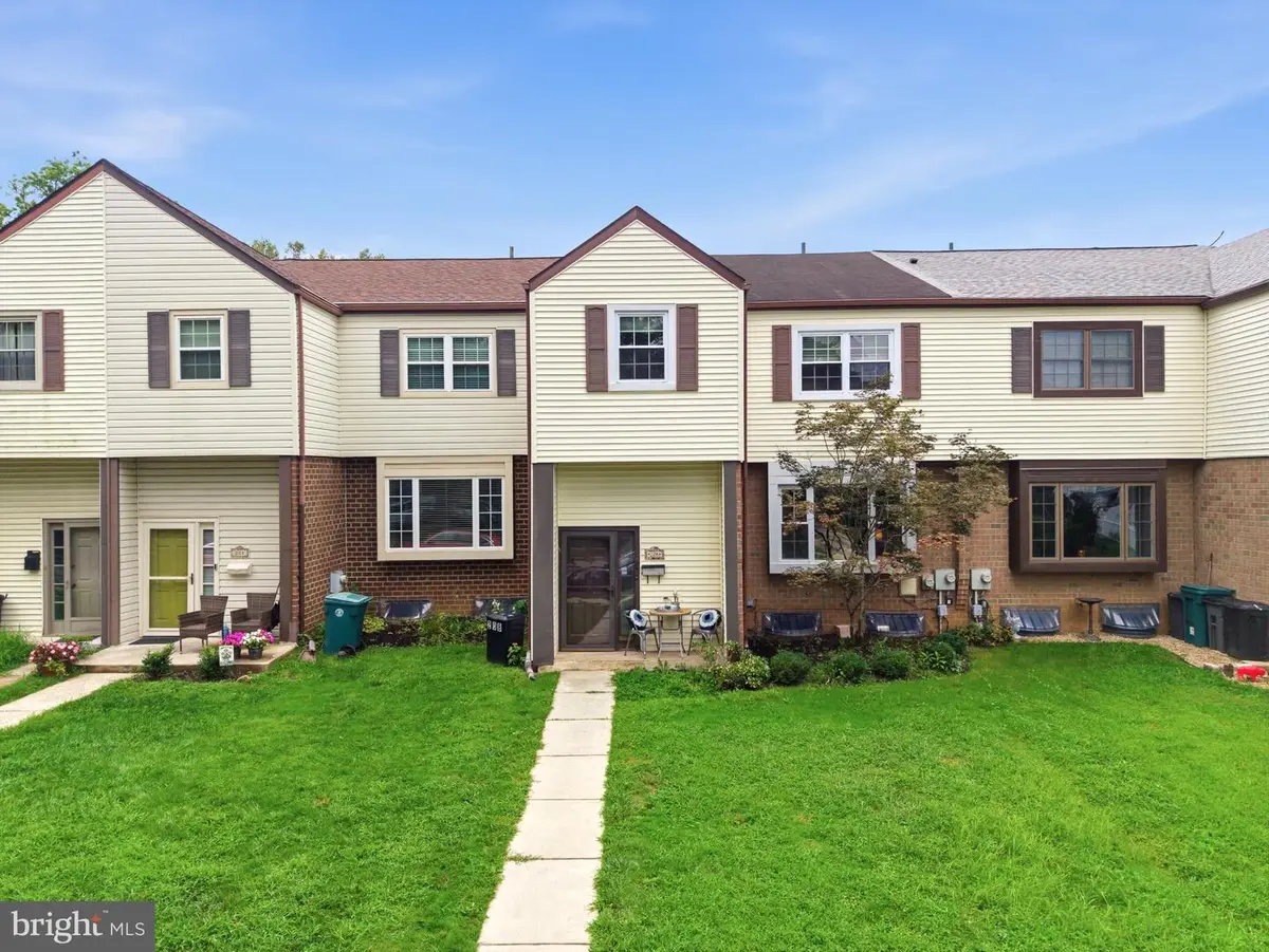 206 Birch Dr, Lafayette Hill, PA 19444 - #1