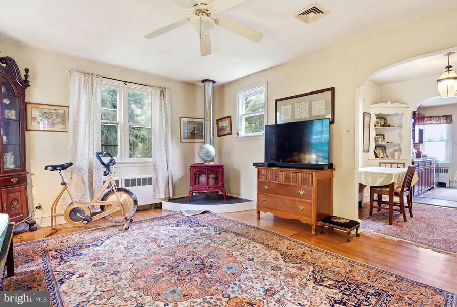 782 Jenkintown Rd, Elkins Park, PA 19027 - #3