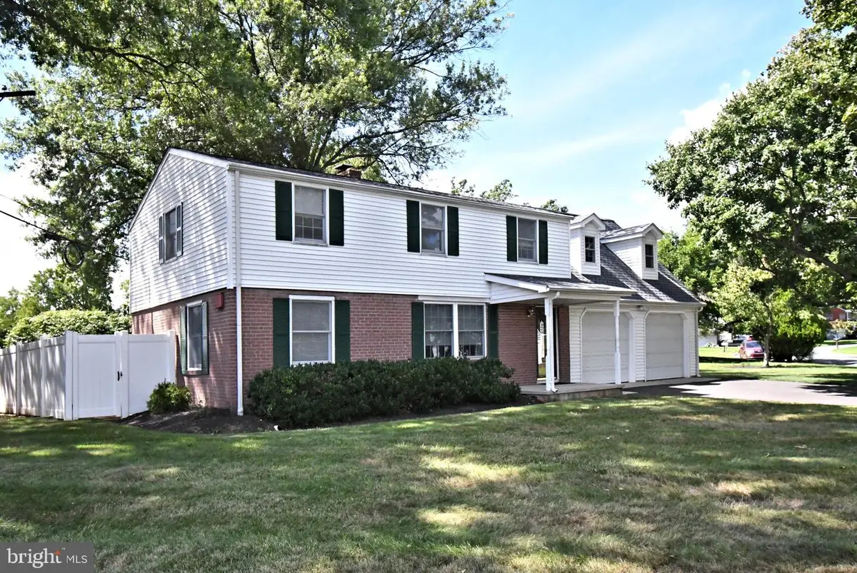 124 Church Rd, North Wales, PA 19454 - #1
