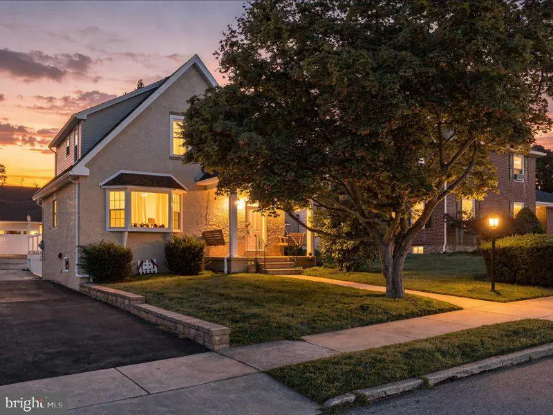 141 E 14th Ave, Conshohocken, PA 19428 - #1