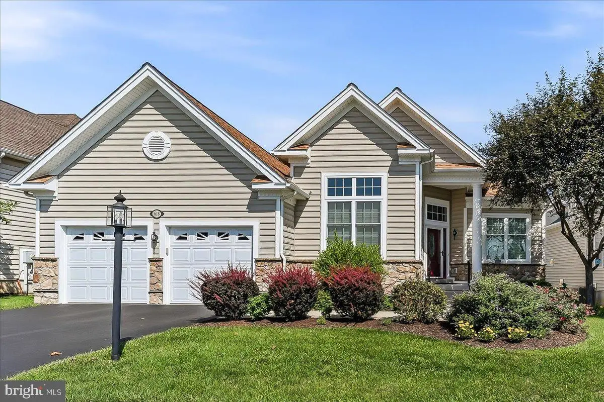 618 Regency Hills Dr, Collegeville, PA 19426 - #1