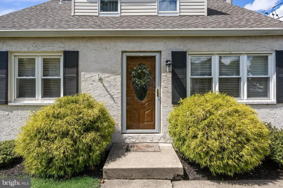 214 Madison Rd, Willow Grove, PA 19090 - #2