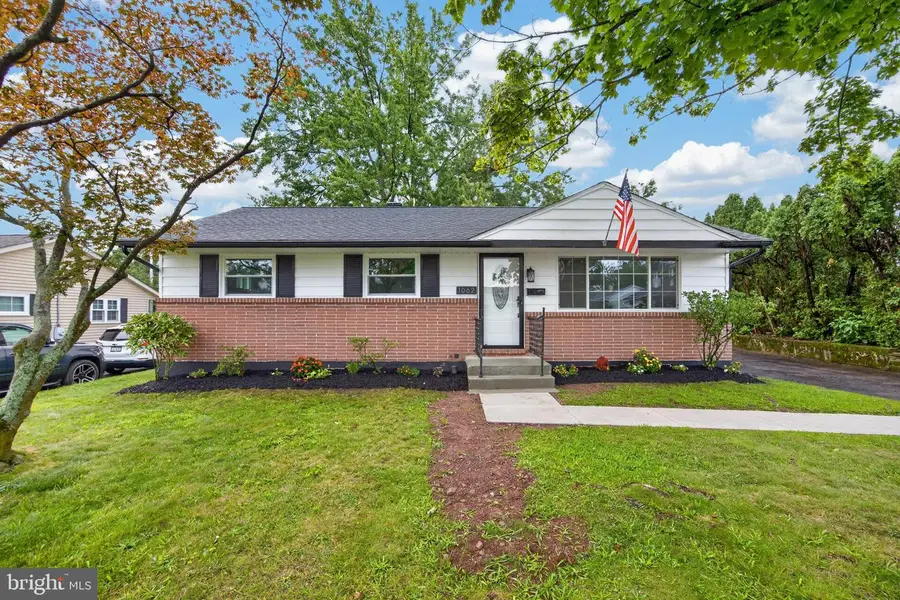 1062 Hale St, Pottstown, PA 19464 - #2