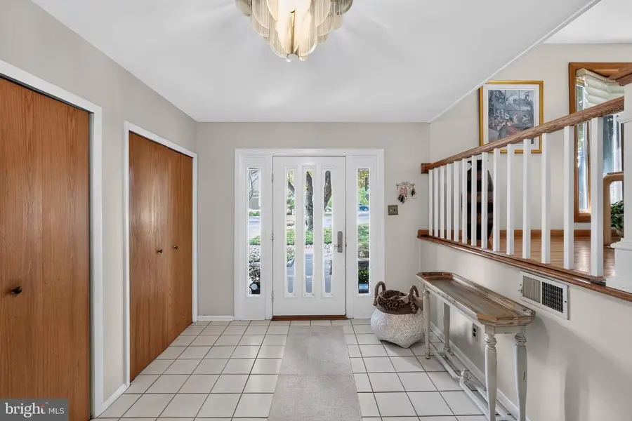 909 Warfield Ln, Huntingdon Valley, PA 19006 - #3