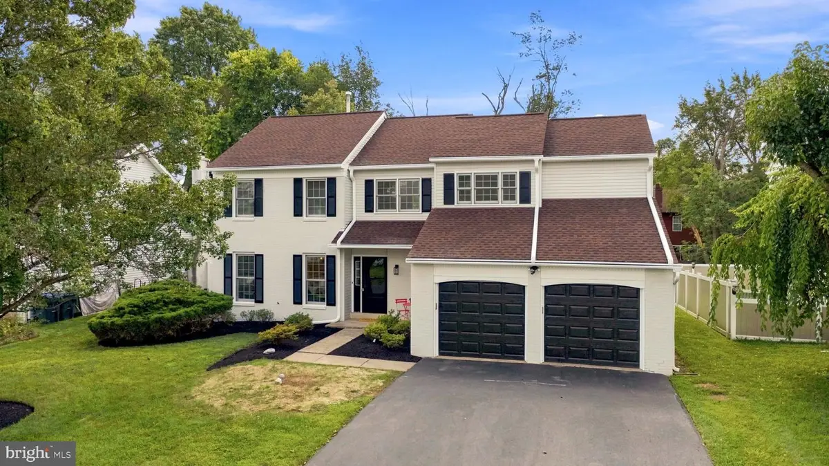 220 Freeland Dr, Collegeville, PA 19426 - #1