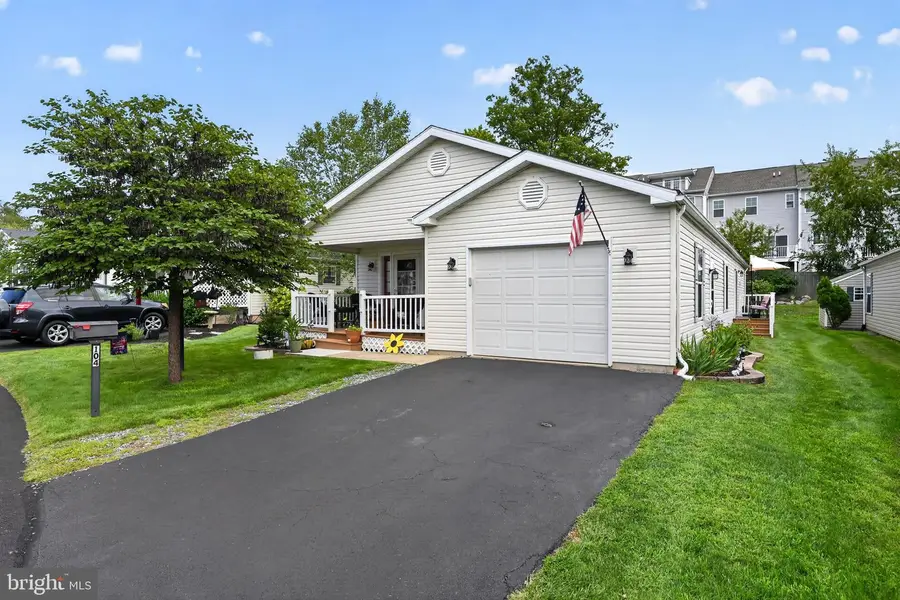 104 Dyer Ct, Royersford, PA 19468 - #2