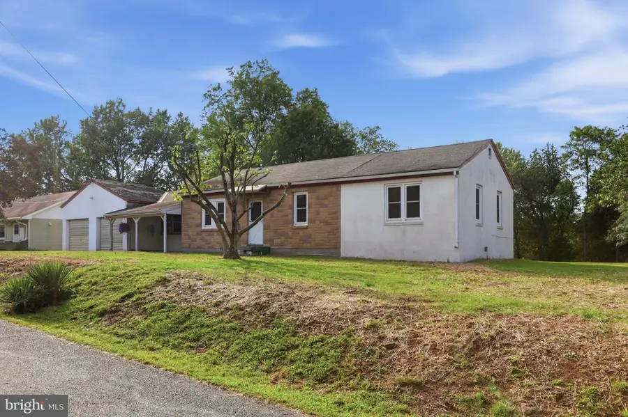 1033 Walt Rd, Pennsburg, PA 18073 - #3