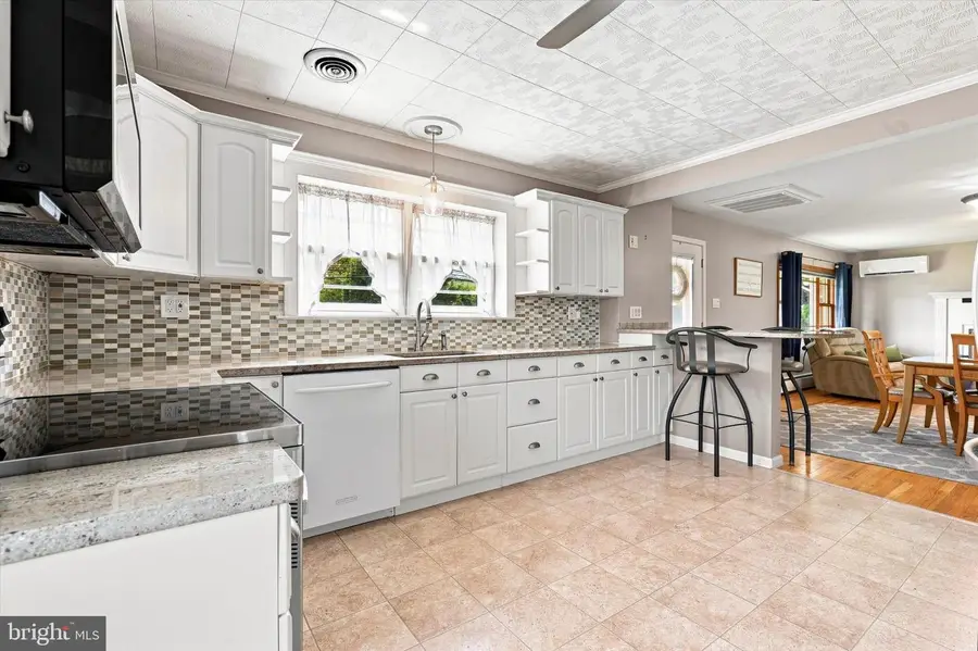 714 Norristown Rd, Horsham, PA 19044 - #3