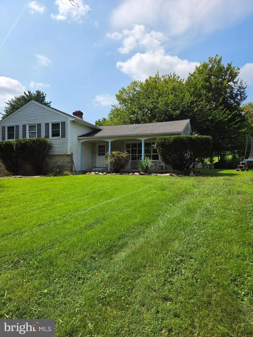 2064 Valley Rd, Huntingdon Valley, PA 19006 - #2