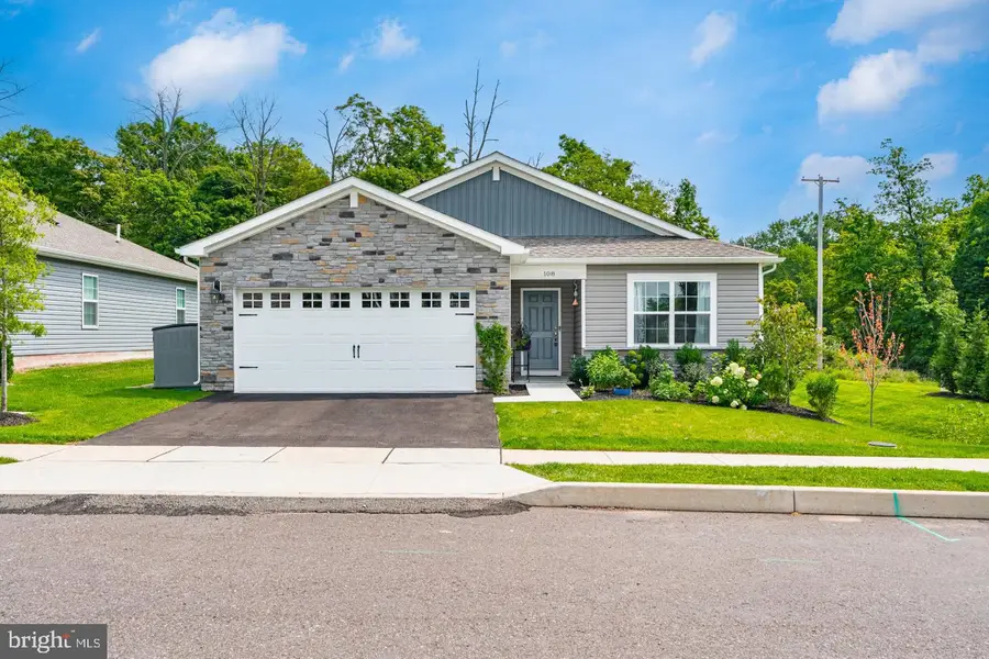 108 Petal Dr, Pottstown, PA 19464 - #2