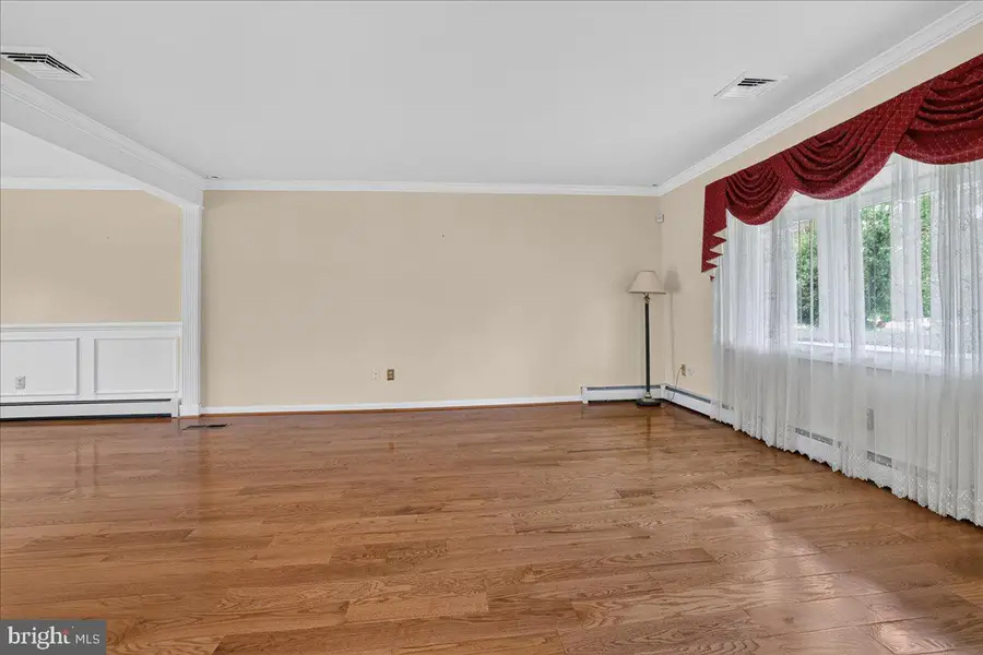 505 Faith Dr, Norristown, PA 19403 - #2