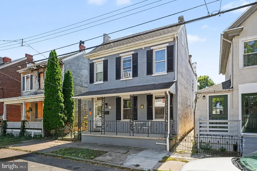 42 Chestnut St, Pottstown, PA 19464 - #3