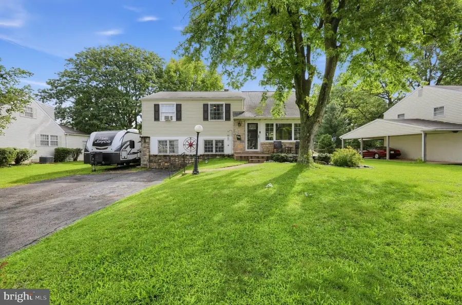 1031 Pross Rd, Lansdale, PA 19446 - #2