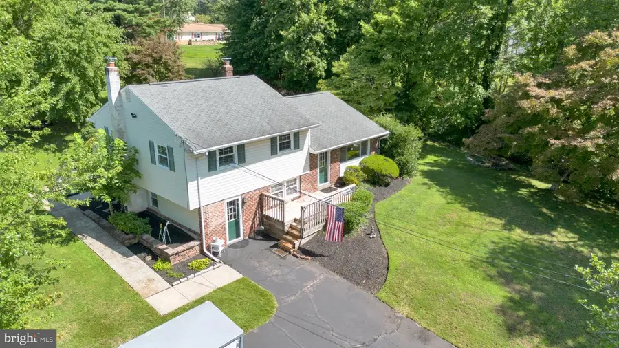 1042 Davis Grove Rd, Ambler, PA 19002 - #2