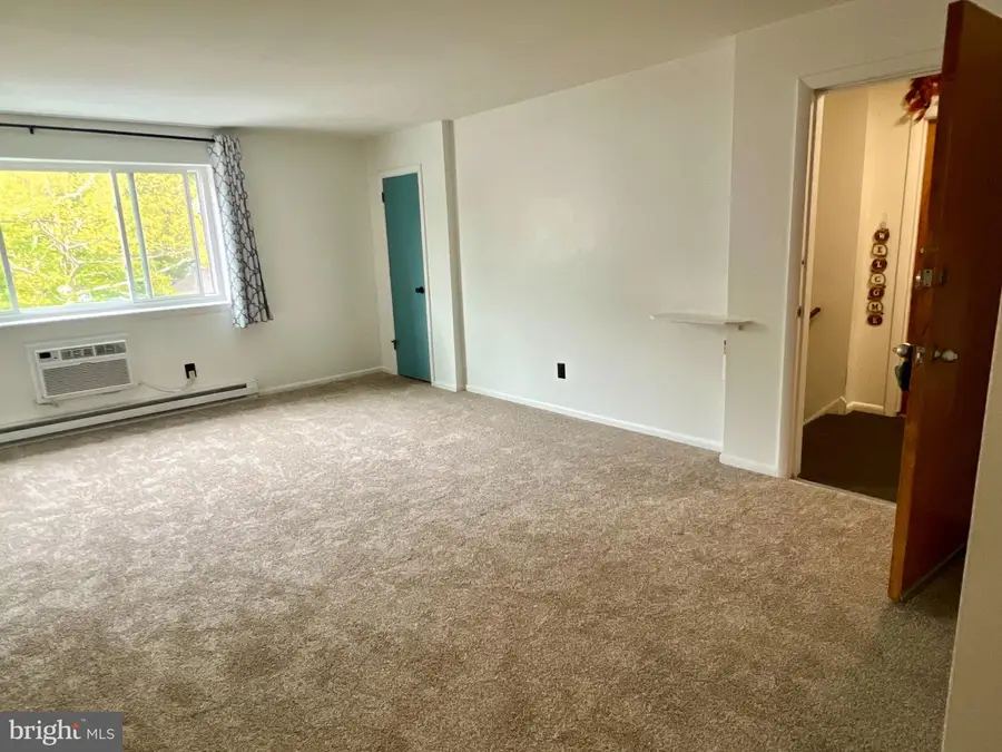 447 N Pine St #d-4, Royersford, PA 19468 - #3