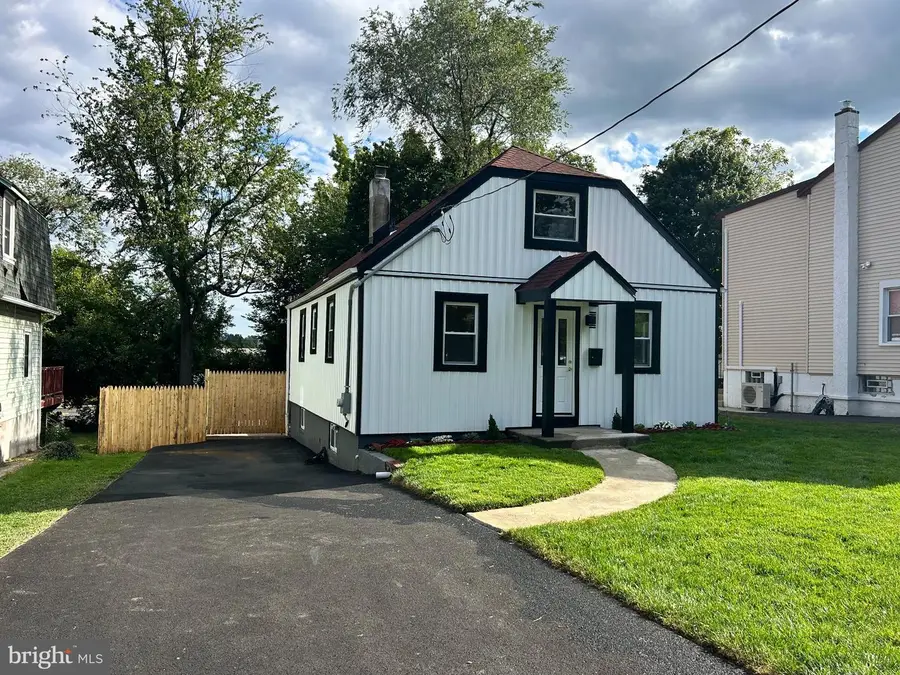 209 Summit Ave, Willow Grove, PA 19090 - #2