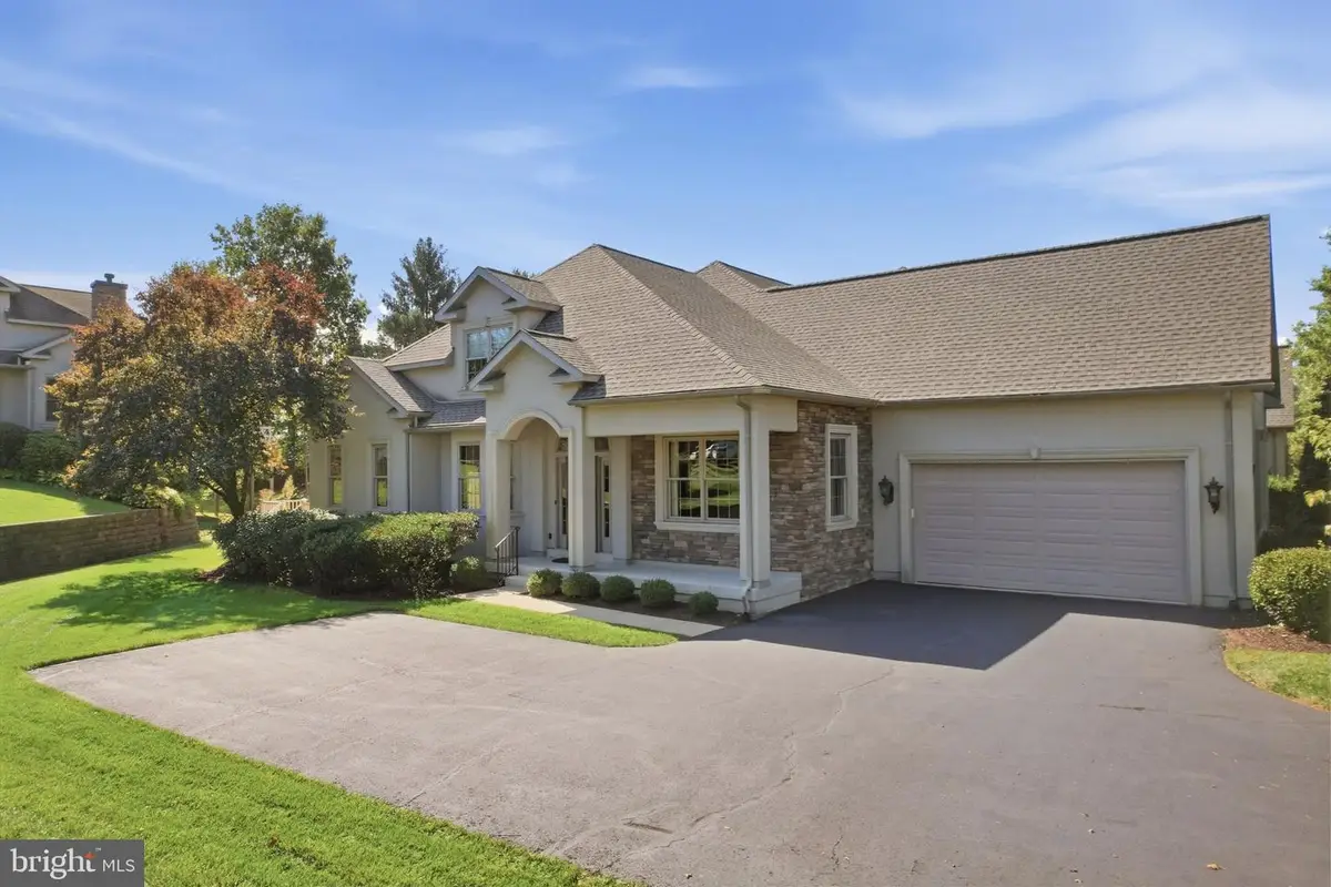 199 Country Club Dr, Telford, PA 18969 - #1