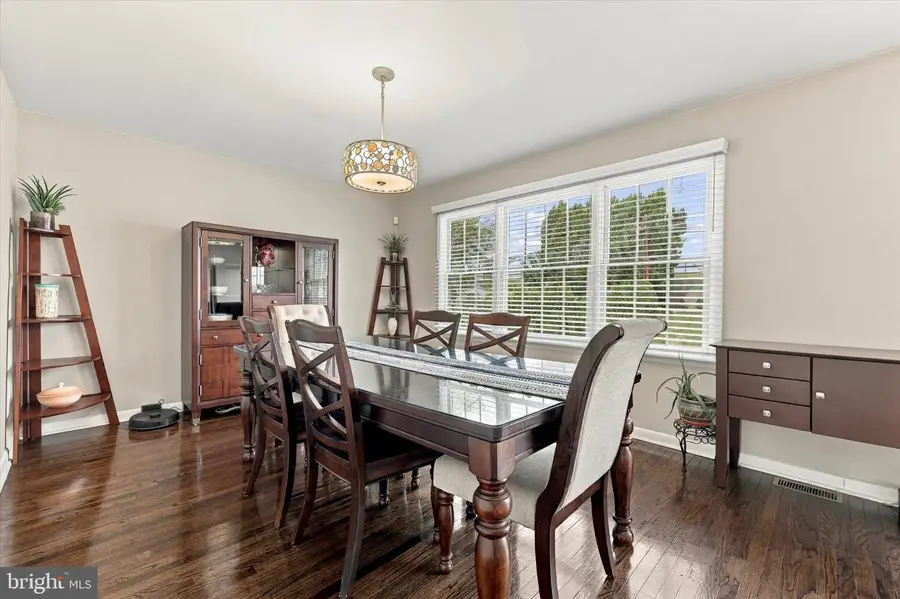426 Old Fort Rd, King Of Prussia, PA 19406 - #3