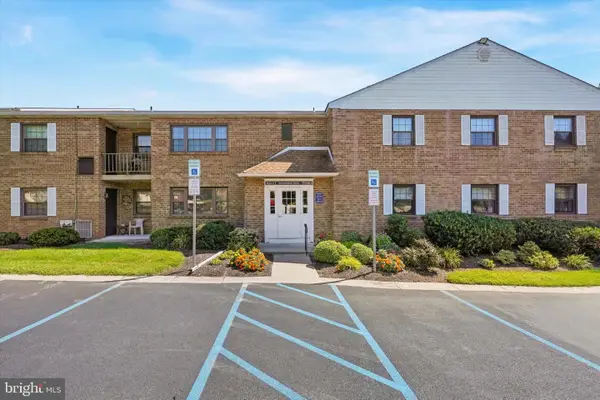 137 Woodstream Dr #137, WEST NORRITON, PA 19403
