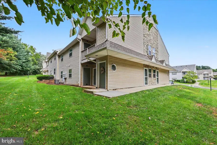 903 Horseshoe Dr, Royersford, PA 19468 - #2