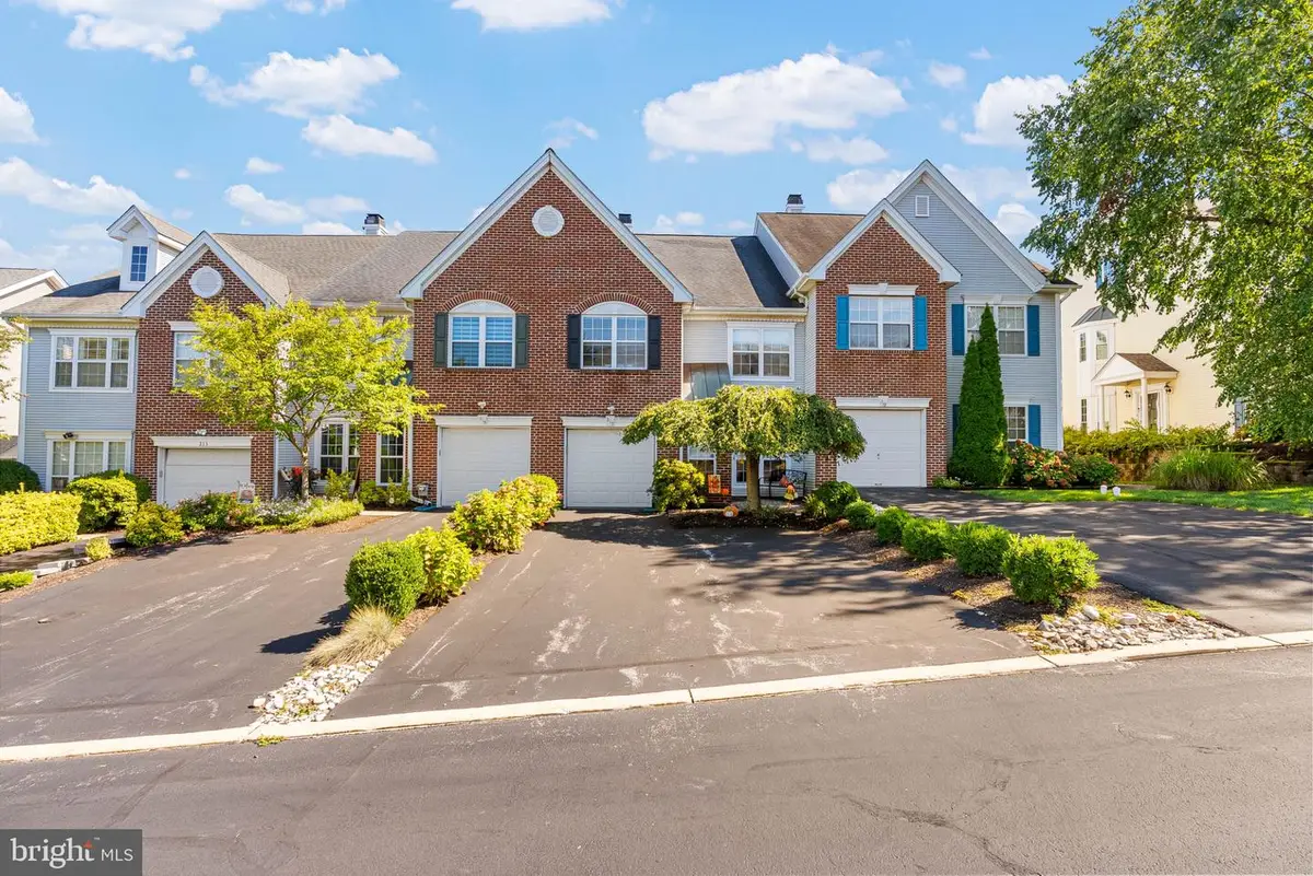 217 Lookout Pl, Wayne, PA 19087 - #1