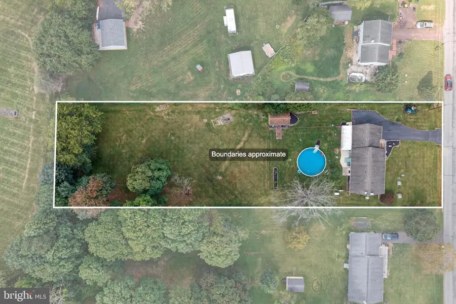1307 Klinerd Rd, Pennsburg, PA 18073 - #2