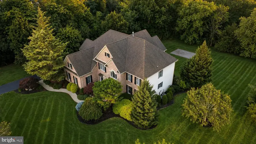 16 Chestnut Ln, North Wales, PA 19454 - #2