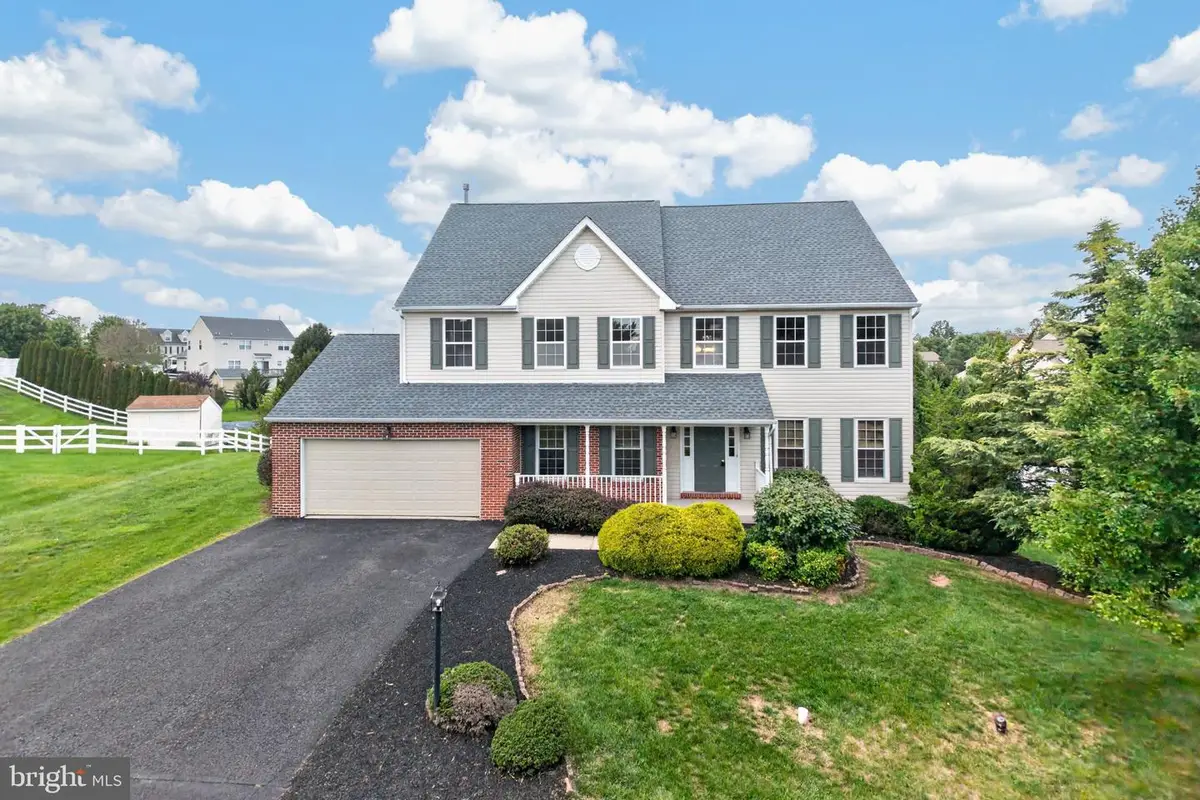 1175 Silcox Dr, Gilbertsville, PA 19525 - #1