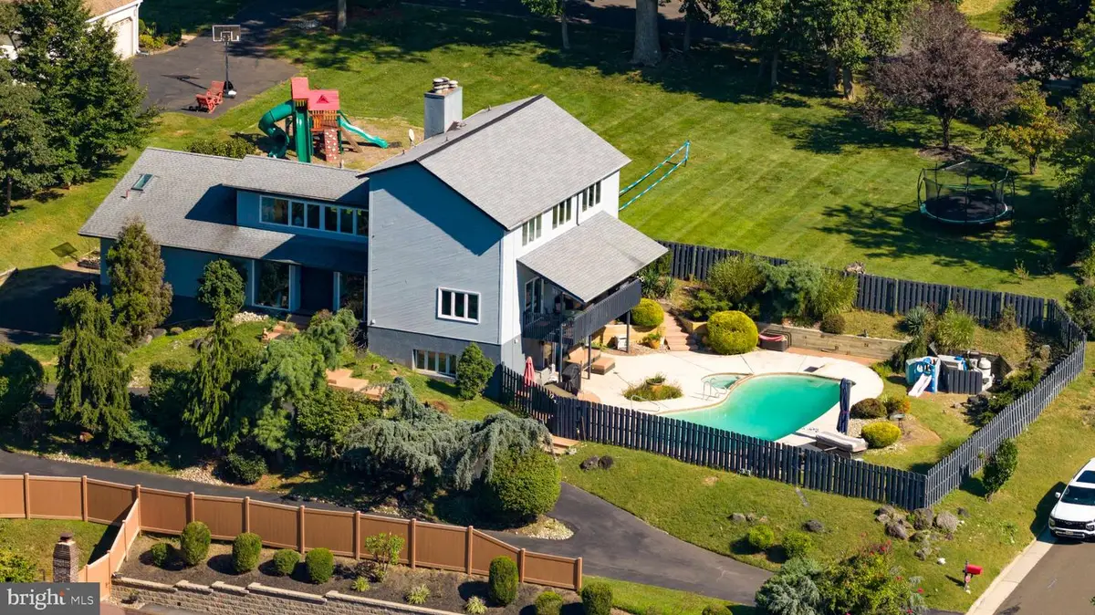 313 Wyndmoor Ln, Huntingdon Valley, PA 19006 - #1