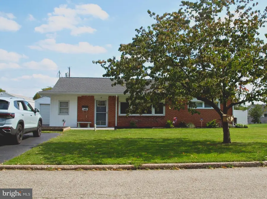8 Laurel Ln, Plymouth Meeting, PA 19462 - #2