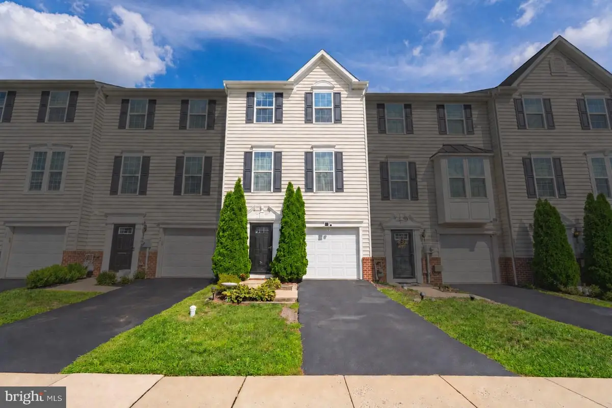 82 Green View Dr, Pottstown, PA 19464 - #1