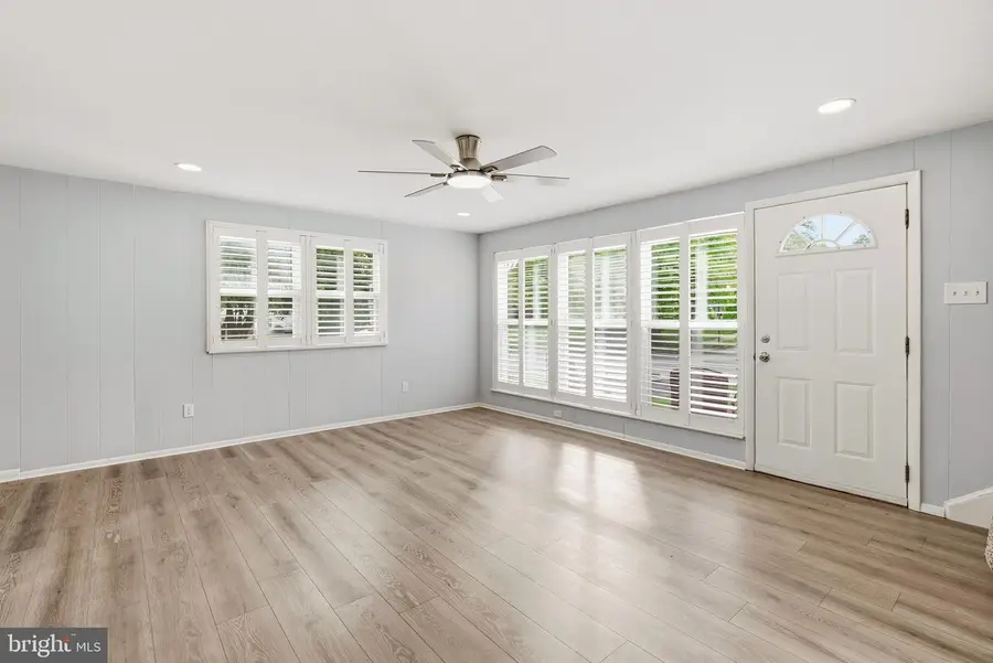 226 Oxford Cir, Norristown, PA 19403 - #3