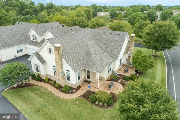 1075 Burgundy Cir, PENNSBURG, PA 18073
